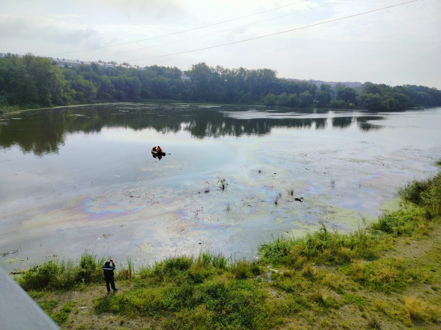 Росприроднадзор проводит обследование реки Миасс в связи с информацией о нефтяном загрязнении