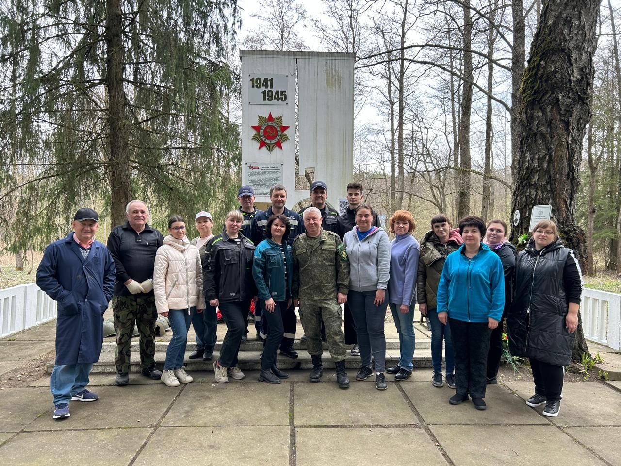 В Калужской области провели уборку и благоустройство воинского захоронения