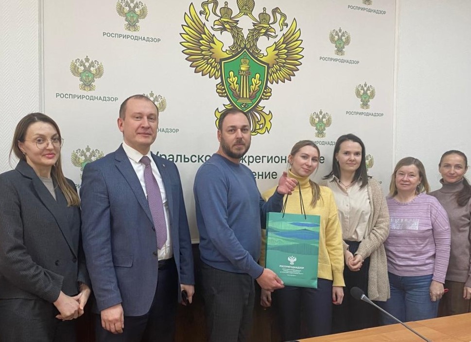 Росприроднадзор поздравил с наступающим Днем защитника Отечества вице президента благотворительного фонда Участников и Ветеранов СВО Евгения Старкова