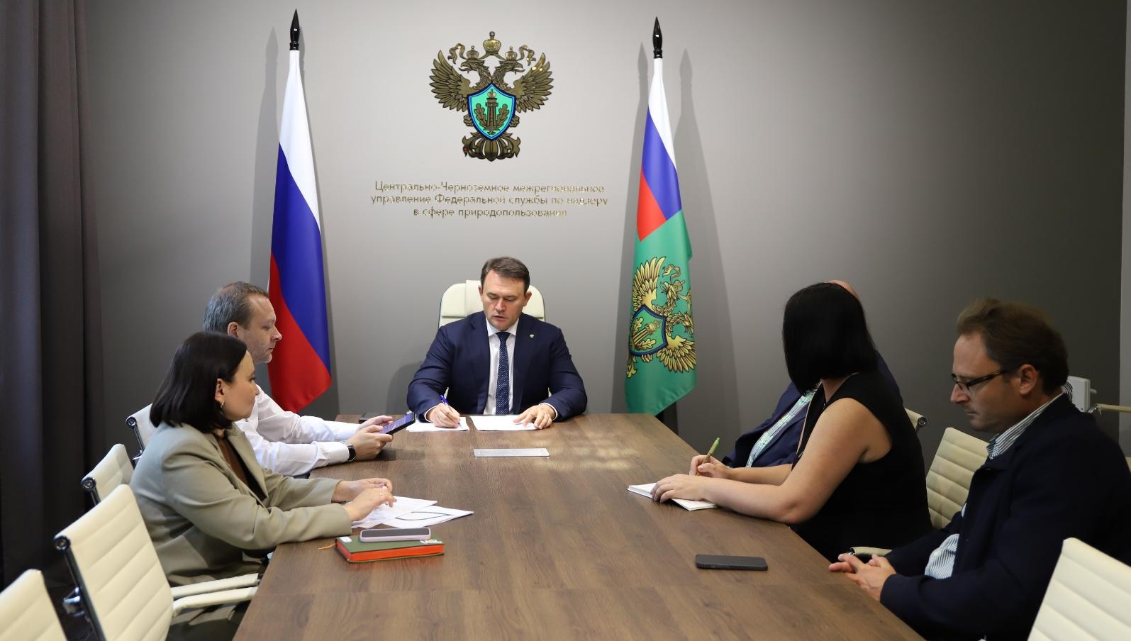 Руководитель Центрально-Черноземного управления Росприроднадзора Алексей Карякин провел рабочую встречу с представителями компании «Сингента»