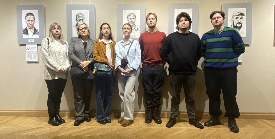 Сотрудники Южно-Сибирского межрегионального управления Росприроднадзора посетили выставку в День Героев Отечества