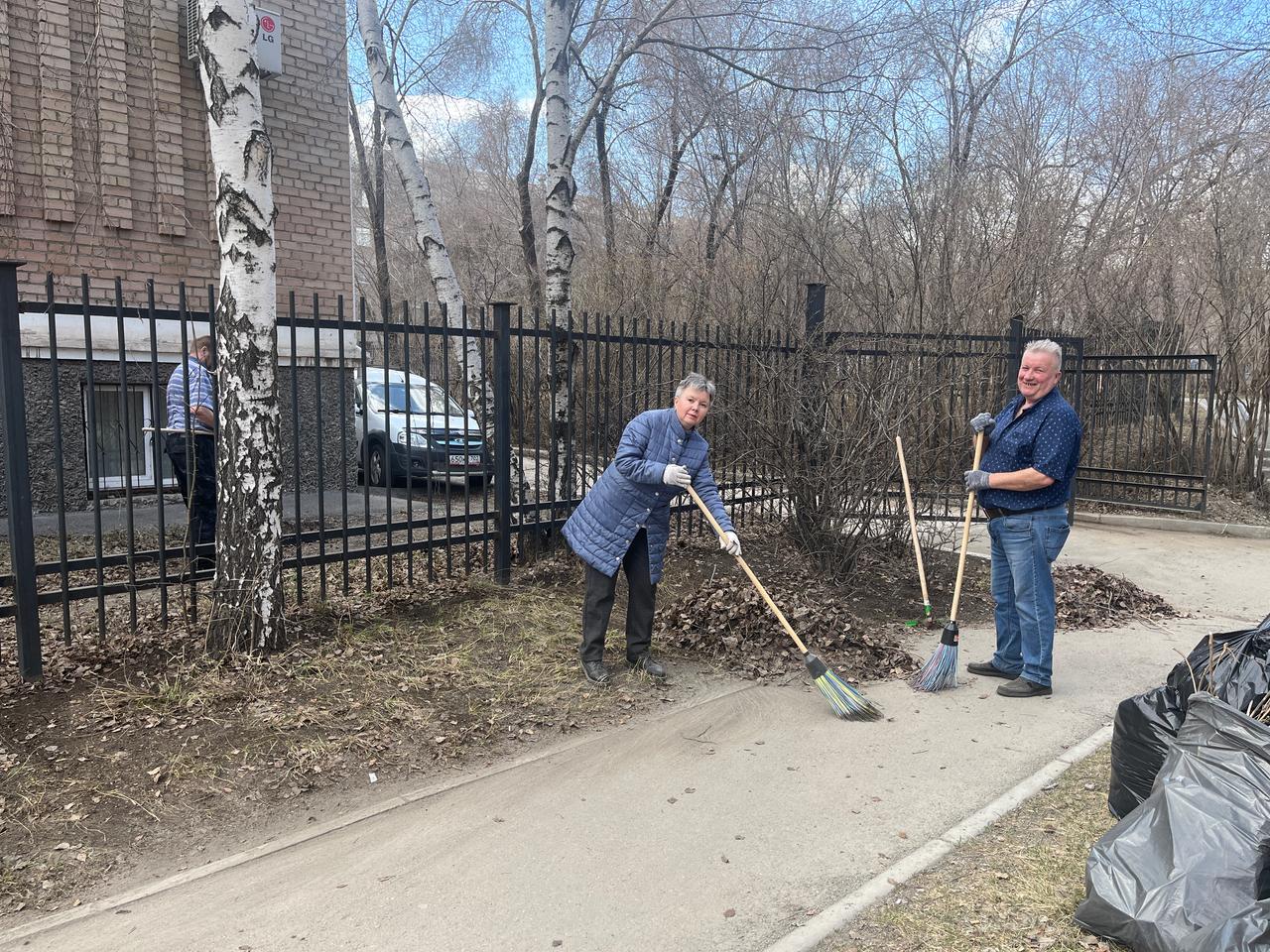 Уральский Росприроднадзор приняли участие в весеннем субботнике