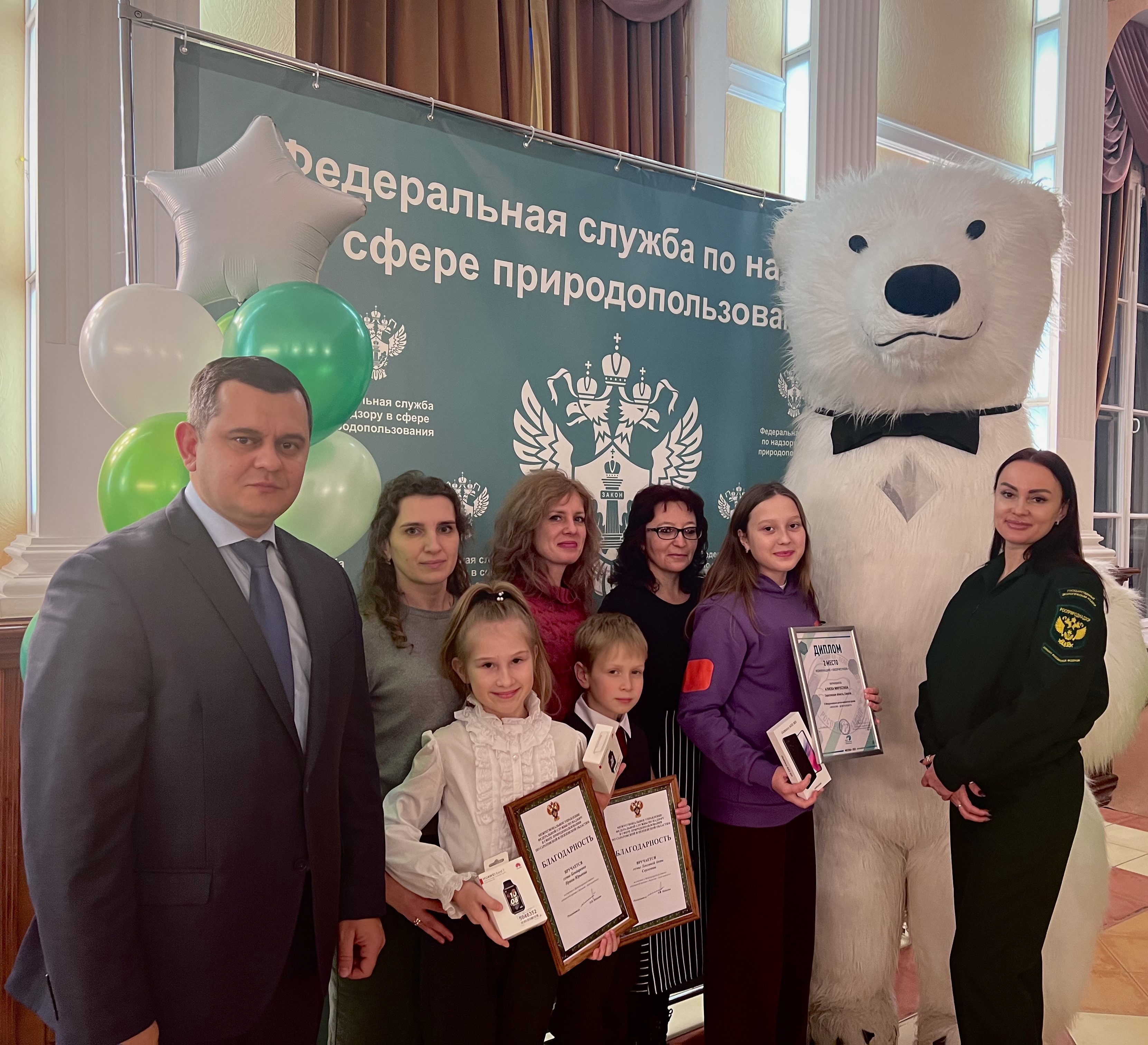 В Саратове наградили победительницу и участников Международной детско-юношеской премии «Экология-дело каждого»