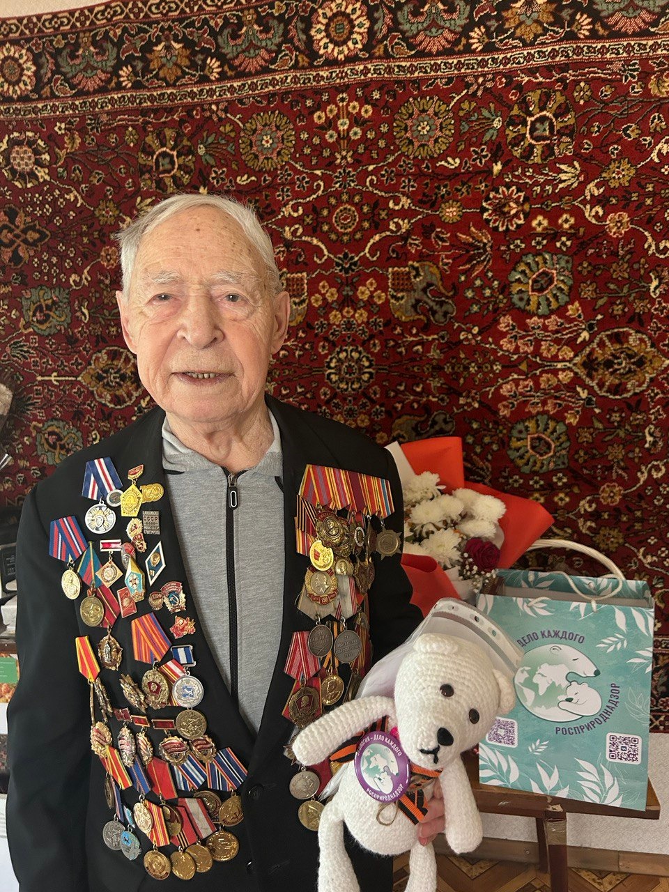 В Иркутске продолжаются вручения медвежат, сшитых в рамках акции «Игрушка ветерану» ветеранам Великой отечественной войны в Иркутске