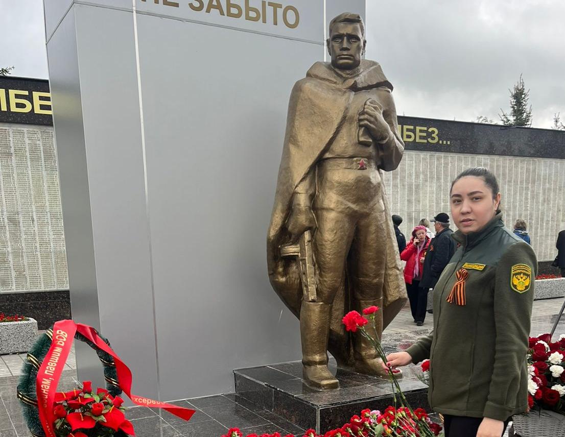 Возложение цветов в Нурлате