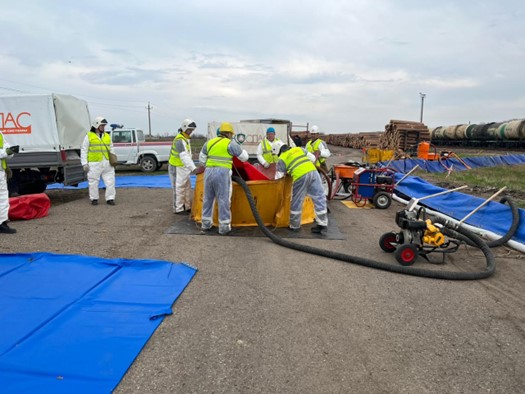 Специалисты Росприроднадзора приняли участие в учениях по локализации и ликвидации разлива нефтепродуктов в зоне ответственности филиала ОАО «РЖД» в г. Ейске.