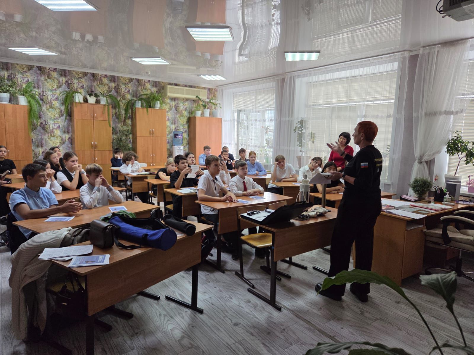 Сотрудники Нижне-Волжского управления Росприроднадзора провели экологический урок для школьников