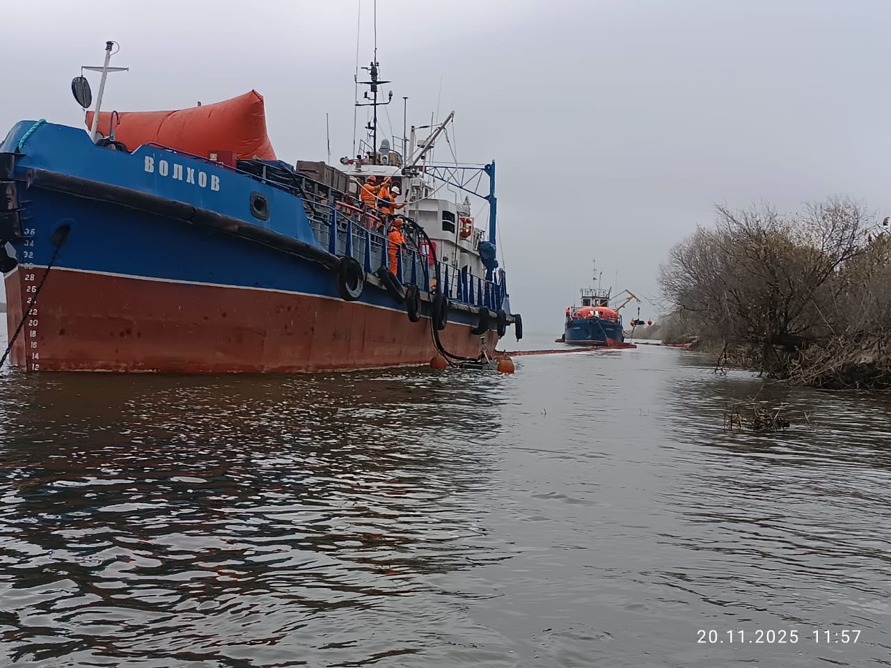 Сотрудниками Росприроднадзора на постоянной основе принимается  участие в учениях по локализации и ликвидации разливов нефти и нефтепродуктов в Астраханской области
