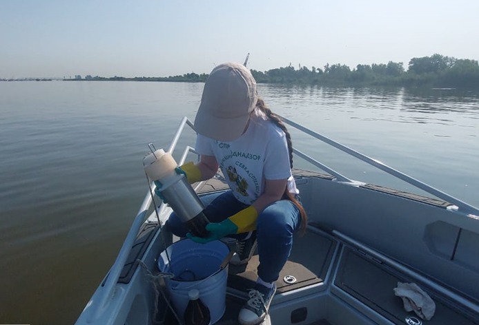 Росприроднадзором приняты меры по факту загрязнения нефтепродуктами акватории реки Волга 