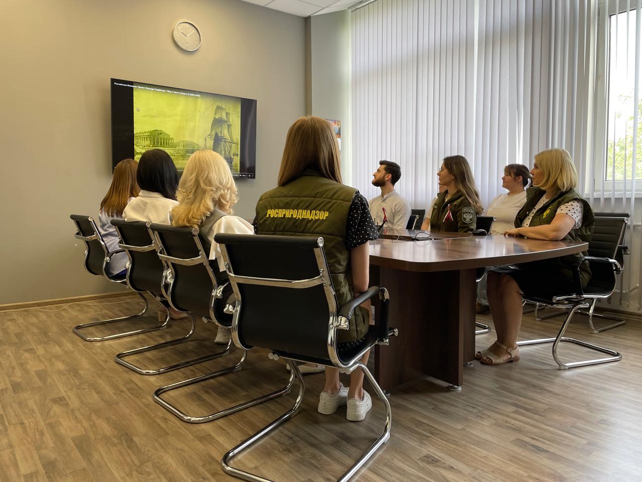 В преддверии праздника Дня России сотрудники Черноморо-Азовского морского управления Росприроднадзора посмотрели исторический документальный проект «Российская империя»