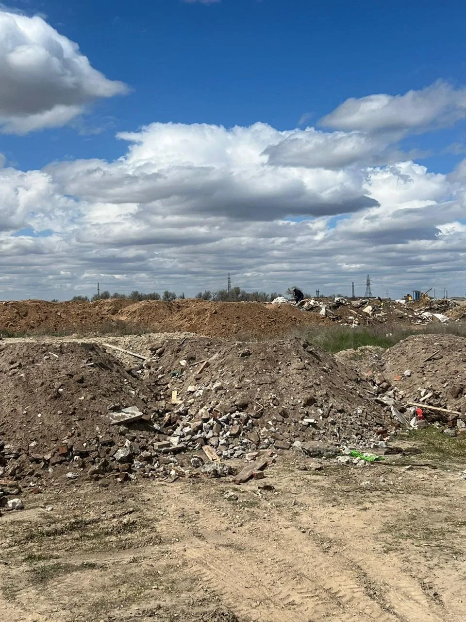 Советский районный суд города Астрахани удовлетворил требования Росприроднадзора о возмещении вреда почвам в размере 332 332 рублей