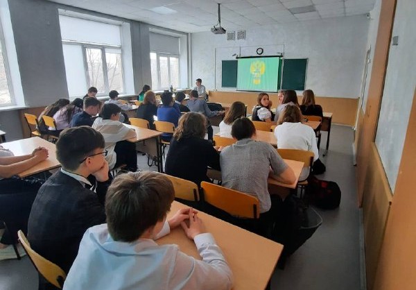 Сотрудники Росприроднадзора провели экоурок в Многопрофильном лицее №1 г. Магнитогорска 