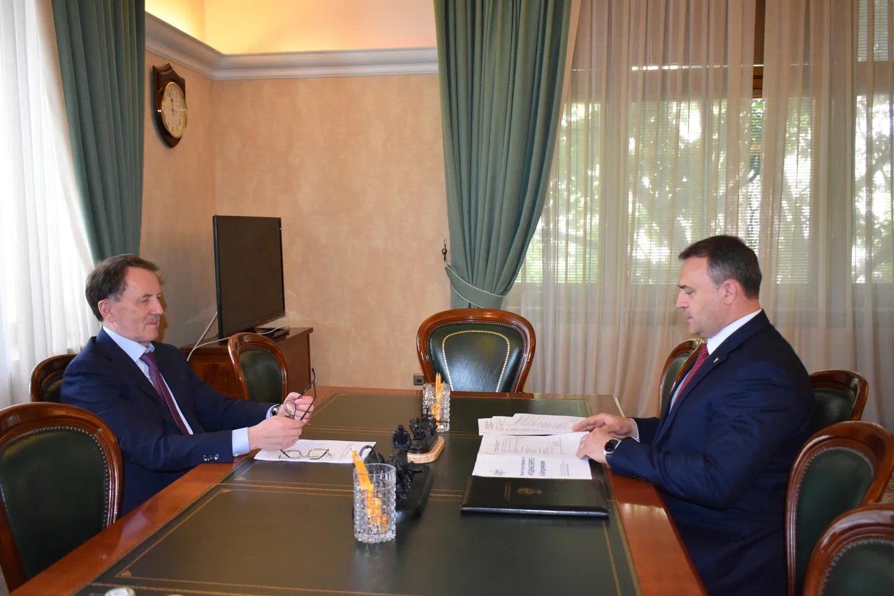 Глава Центрально-Черноземного управления Росприроднадзора Алексей Карякин и вице-спикер Госдумы РФ Алексей Гордеев провели рабочую встречу