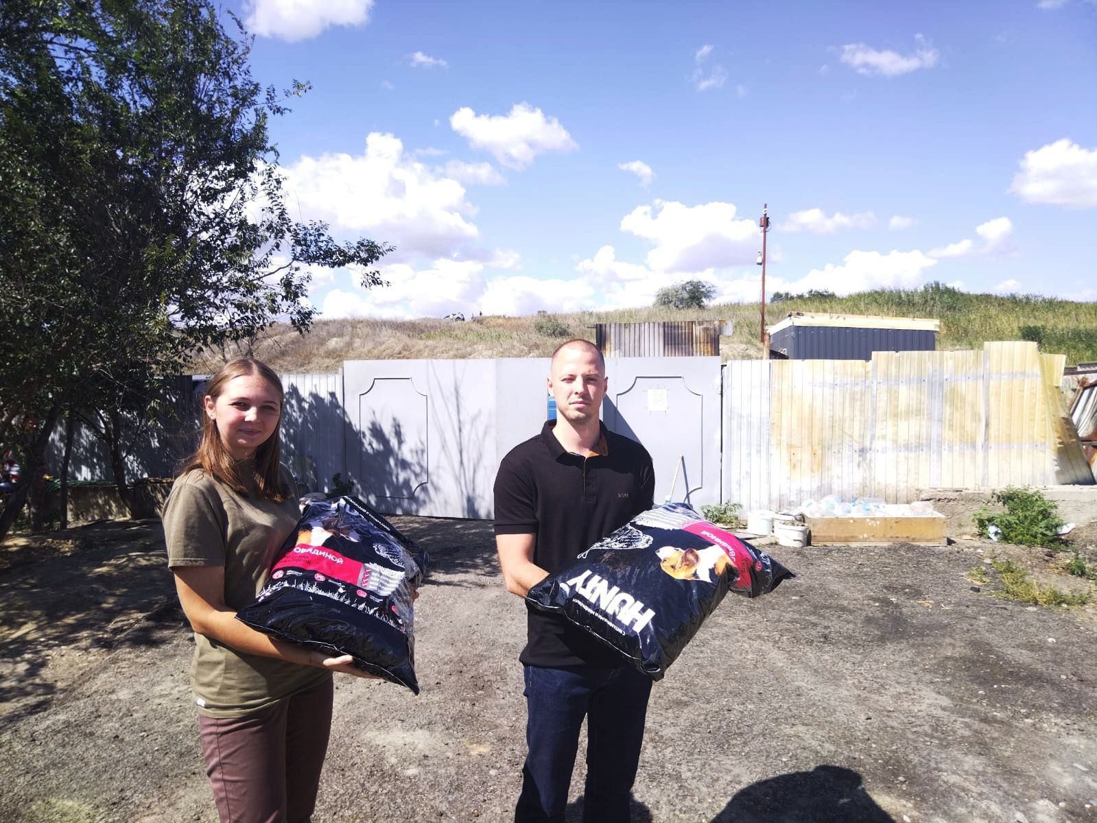 Сотрудники Нижне-Волжского  управления Росприроднадзора в Волгограде оказали помощь приюту «Догшанс»