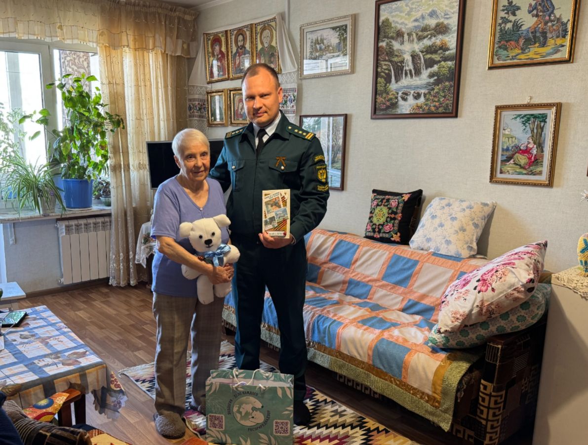 Сотрудники Черноморо-Азовского морского управления Росприроднадзора продолжают принимать участие в акции «Игрушка ветерану»