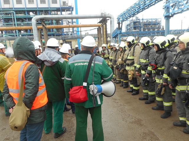Росприроднадзор принял участие в комплексном учении по ликвидации разливов нефти на ПАО «Казаньоргсинтез»