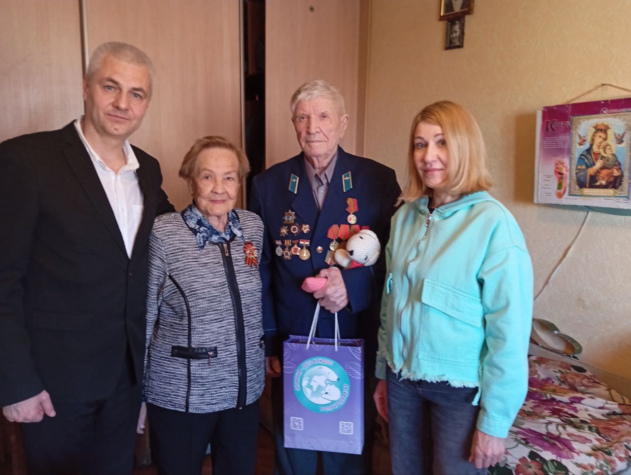 Сотрудники Межрегионального управления Росприроднадзора  по Самарской и Ульяновской областям  в преддверии празднования 80-летия Победы поздравили  участников Великой Отечественной войны с праздником 