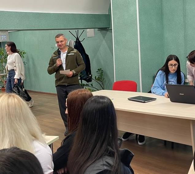 Заместитель руководителя Александр Чечёткин рассказал о деятельности Южного межрегионального управления Росприроднадзора на воркшопе в Сочи