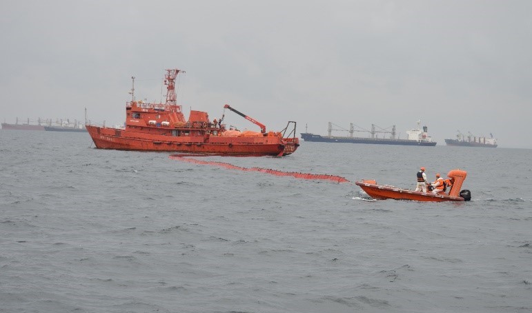 Специалисты Росприроднадзора приняли участие в учениях по локализации и ликвидации разлива нефтепродуктов ООО «СТС ТРАНС» 