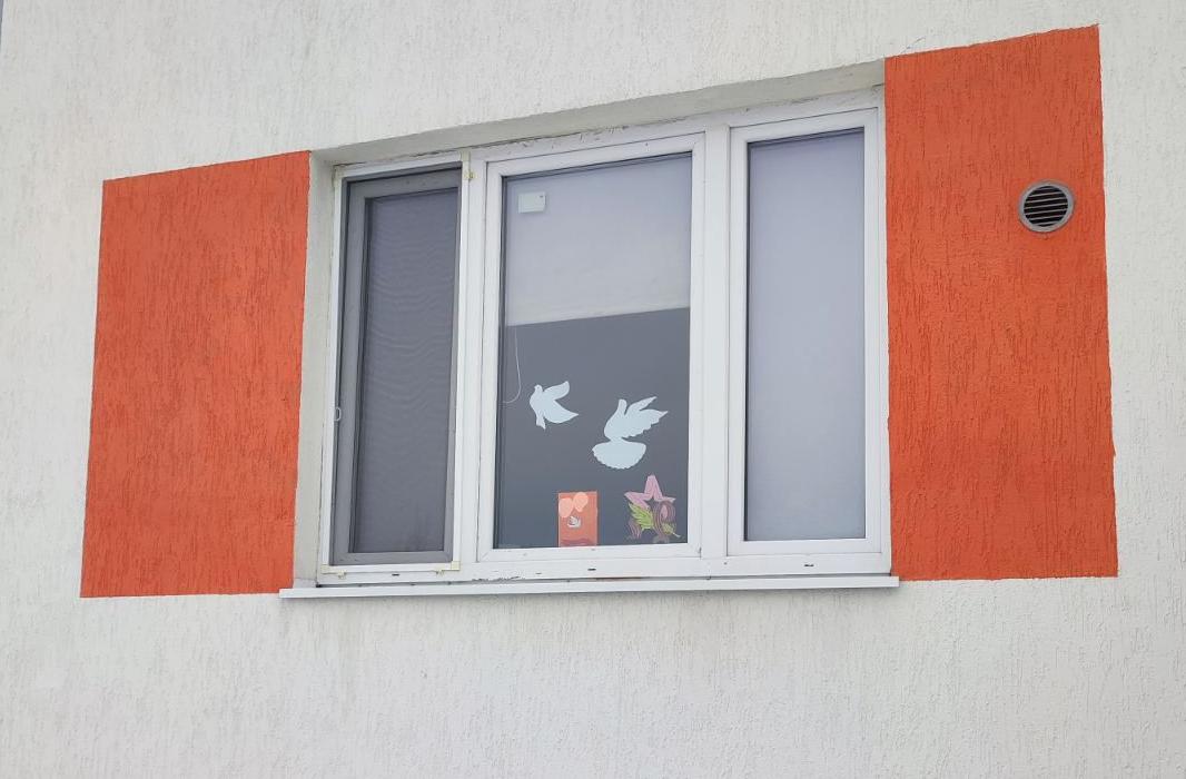 Сотрудники Северо-Уральского межрегионального управления Росприроднадзора приняли участие в акции "Окна Победы"