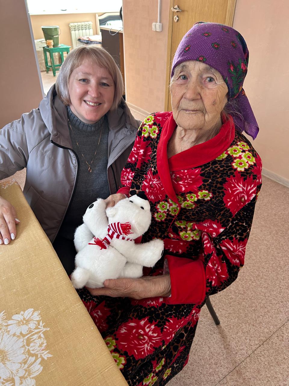 Росприроднадзор вручает подарки ветеранам  Великой Отечественной войны 