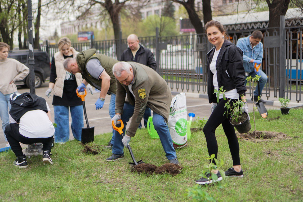 Сотрудники Межрегионального управления Росприроднадзора  по г. Москве и Калужской области приняли участие в субботнике