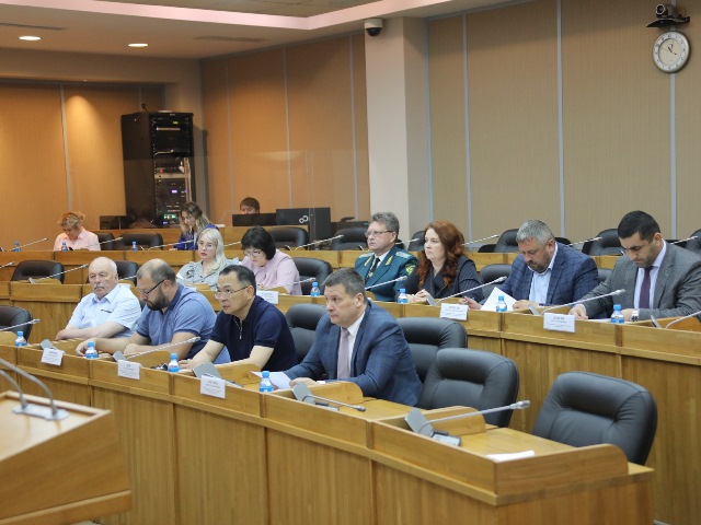 Руководитель Дальневосточного управления Росприроднадзора принял участие в заседании комитета Законодательного Собрания по продовольственной политике и природопользованию