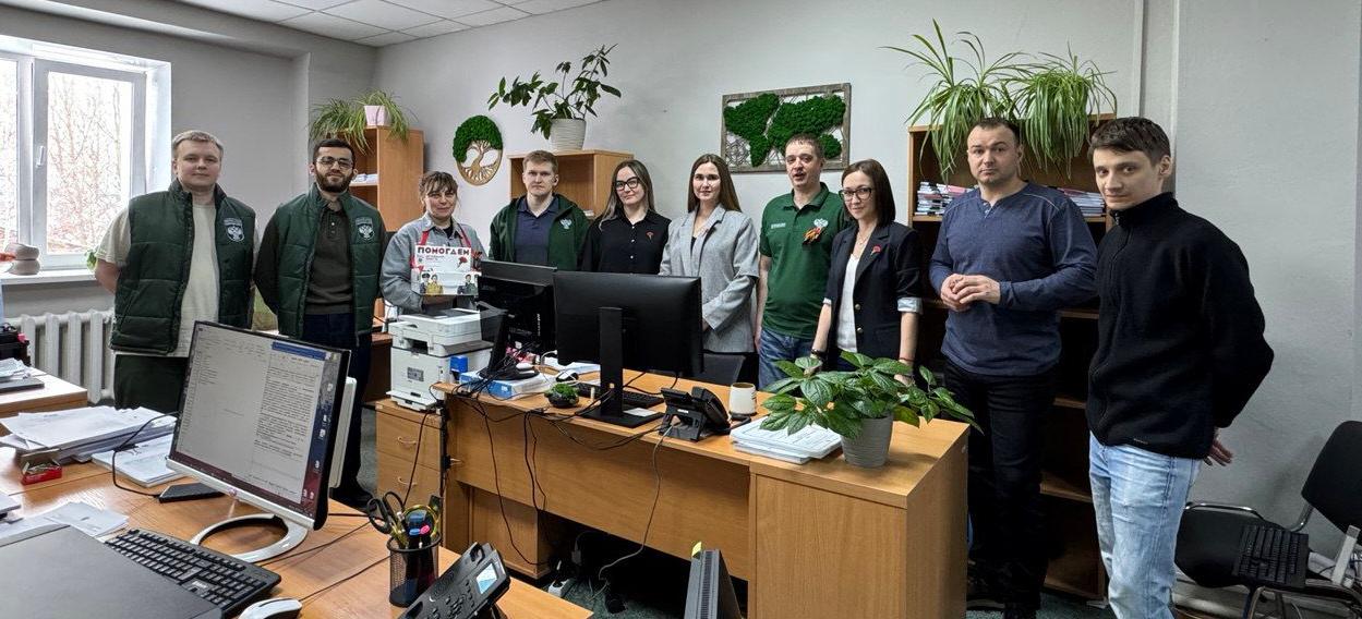 В Ноябрьске сотрудники Северо-Уральского межрегионального управления Росприроднадзора приняли участие во Всероссийской акции «Красная гвоздика»  