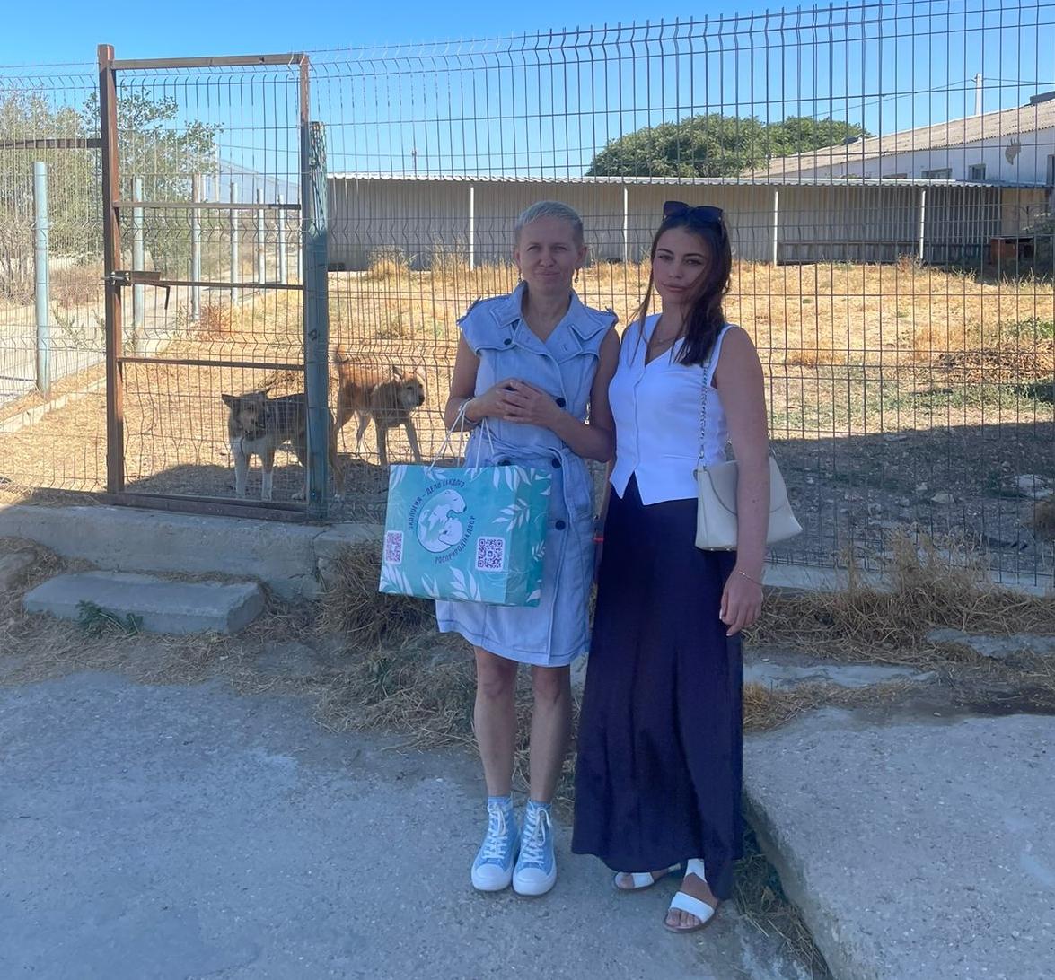 Сотрудники Управления побывали в реабилитационном центре для бездомных собак в Севастополе