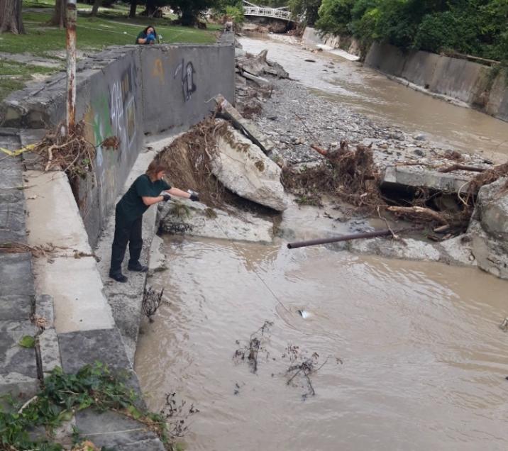Росприроднадзор проводит мониторинг природной воды в акватории Чёрного моря в Туапсинском районе, пострадавшем в результате выпадения обильных осадков