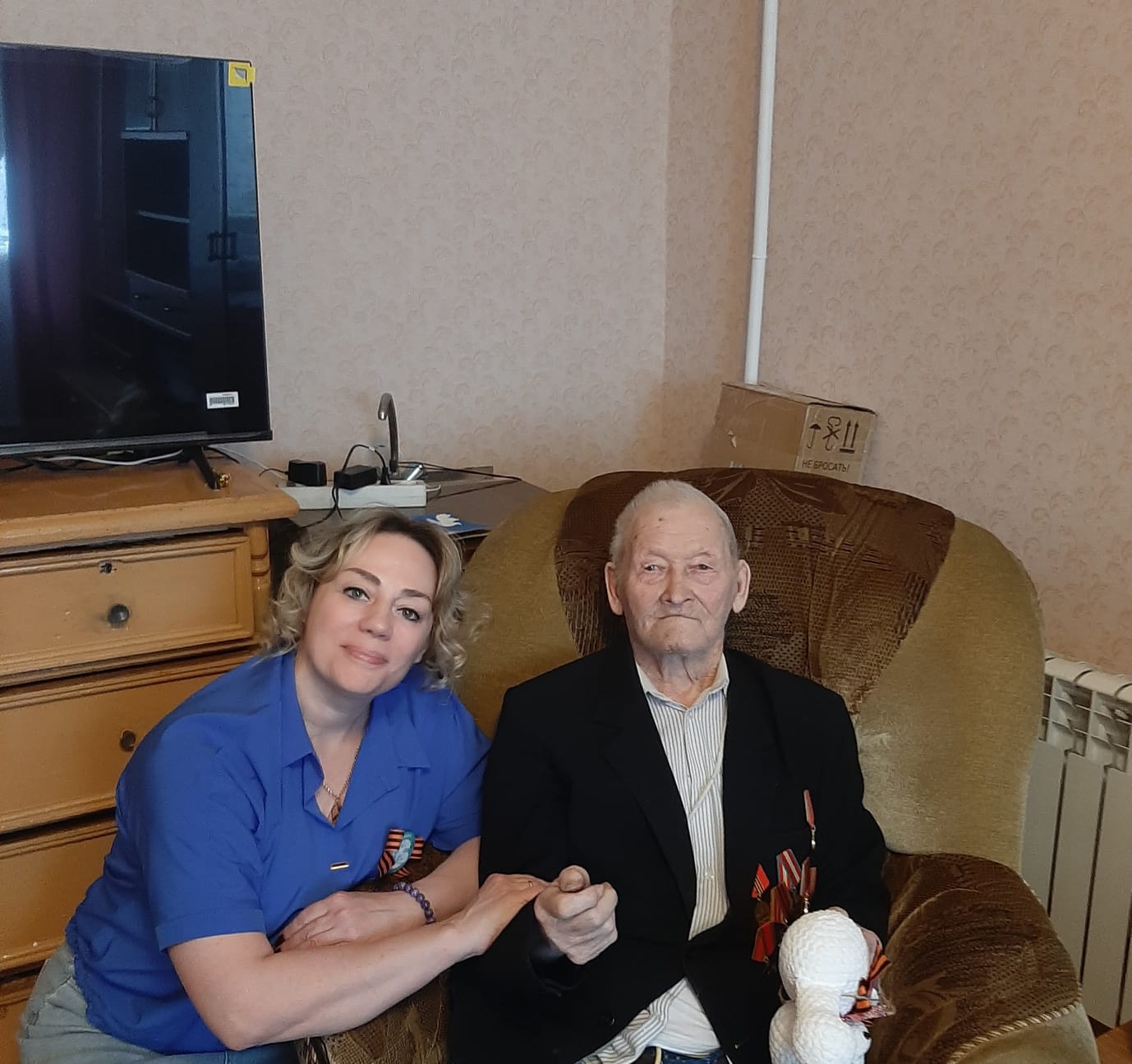 Руководитель Управления Росприроднадзора поздравила  ветерана Великой отечественной войны в Иркутске