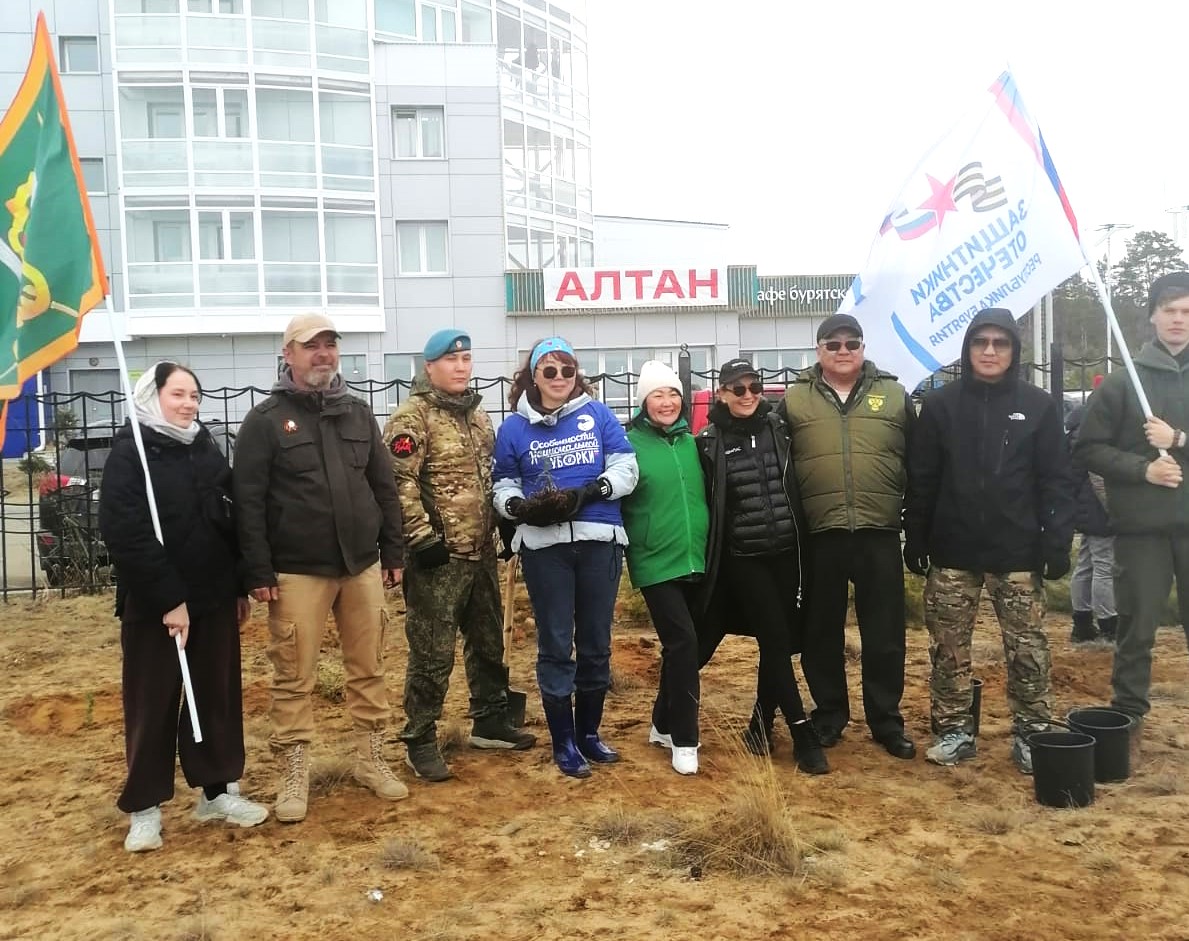 Забайкальское управление Росприроднадзора приняло участие в экологической акции "Особенности национальной уборки" на озере Байкал