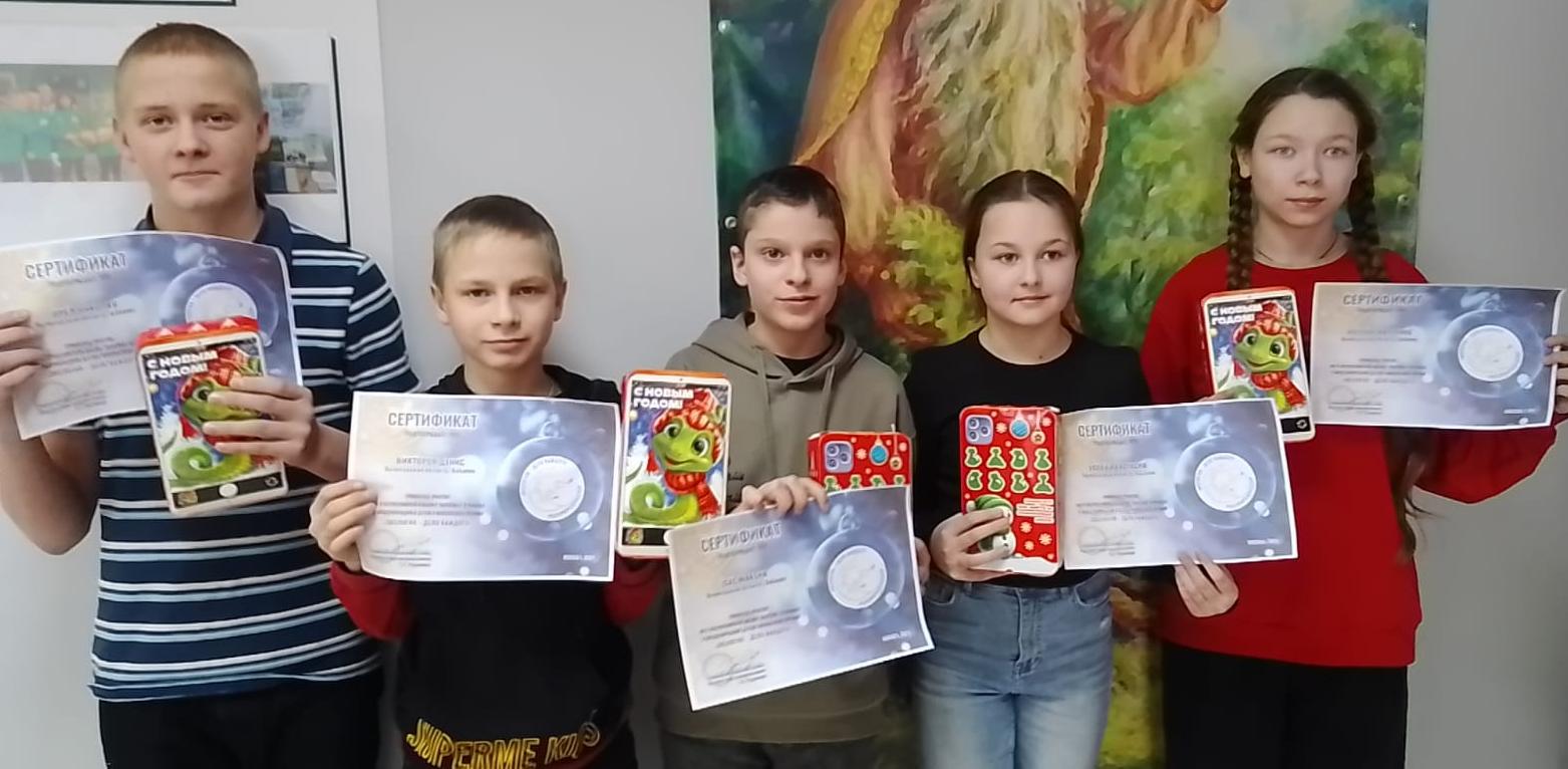 В Вологодской и Архангельской областях участники акции «Экоелка» продолжают получать сладкие призы