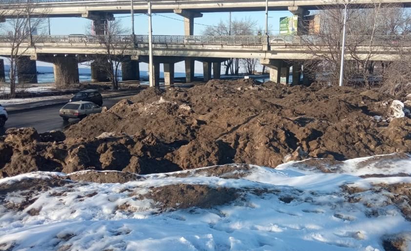 В результате взаимодействия Росприроднадзора и областной Прокуратуры администрация ликвидирует снегосвалку в водоохранной зоне Воронежского водохранилища