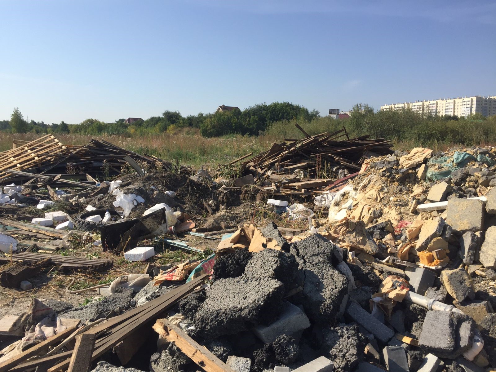 Инспекторы Уральского межрегионального управления Росприроднадзора проводят проверку несанкционированных свалок