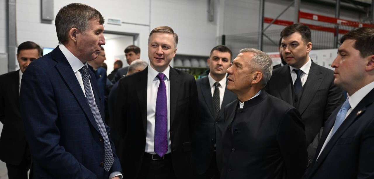 Руководитель Волжско-Камского межрегионального управления Росприроднадзора Фаяз Шакиров посетил обновленные объекты производства «Нижнекамскнефтехим»