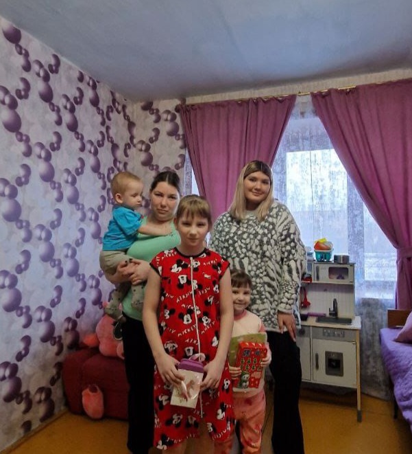 Сотрудники Забайкальского Росприроднадзора продолжают принимать участие в акции «Ёлка желаний»