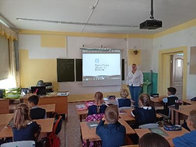 В школе № 22 села Кневичи Приморского края проведен дополнительный открытый экологический урок