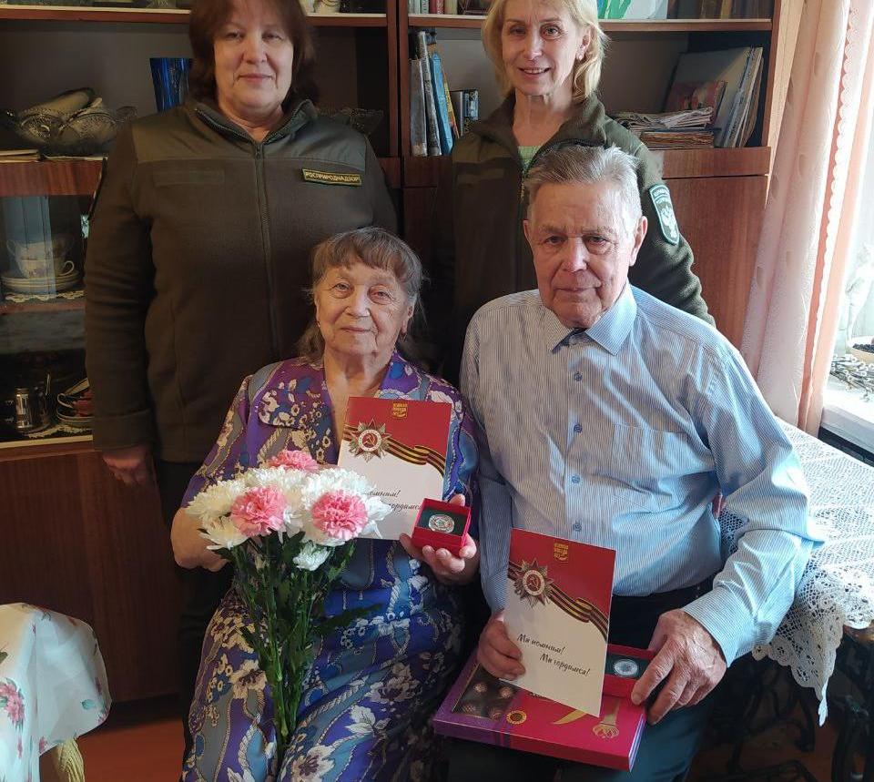 Сотрудники Северного управления Росприроднадзора в Архангельске поздравили с предстоящим Днем Победы тружеников тыла