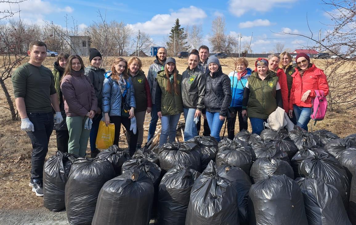 Сотрудники Росприроднадзора провели субботник в Тюмени