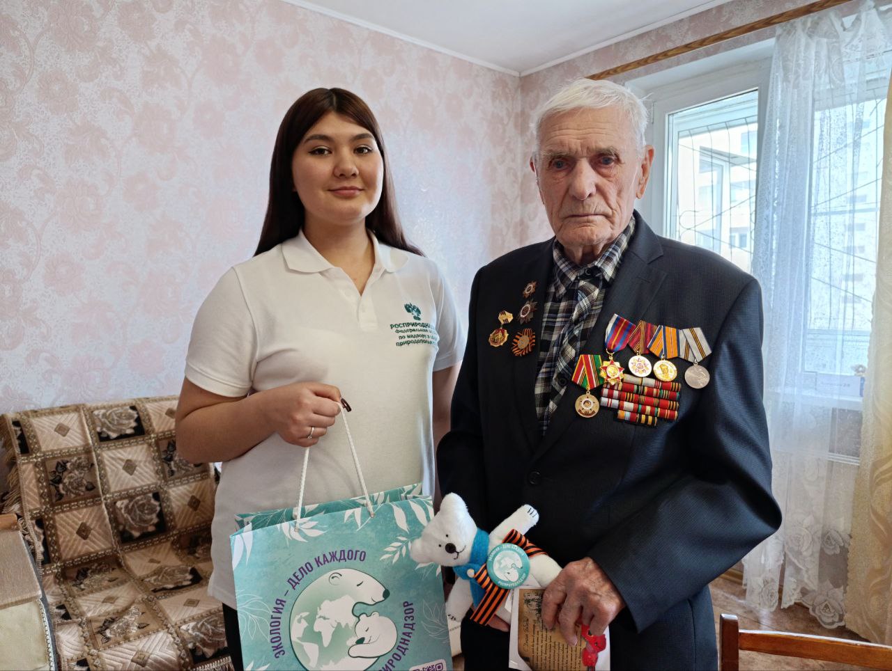 Акция «Игрушка ветерану»: Забайкальский Росприроднадзор поздравил ветеранов с 80-летием Победы