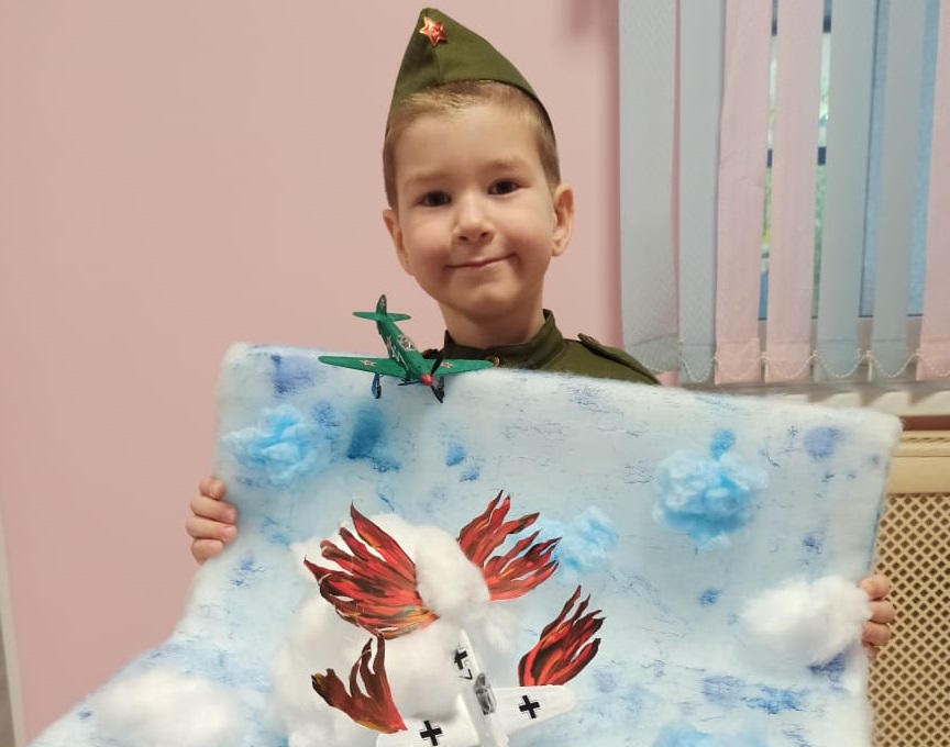 В Приамурском управлении Росприроднадзора организована выставка поделок детей сотрудников, приуроченная к Дню Защитника Отечества 