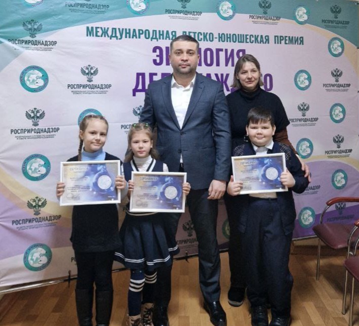 В Забайкальском межрегиональном управлении Росприроднадзора прошло торжественное вручение подарков участникам акции «Экоёлка» 