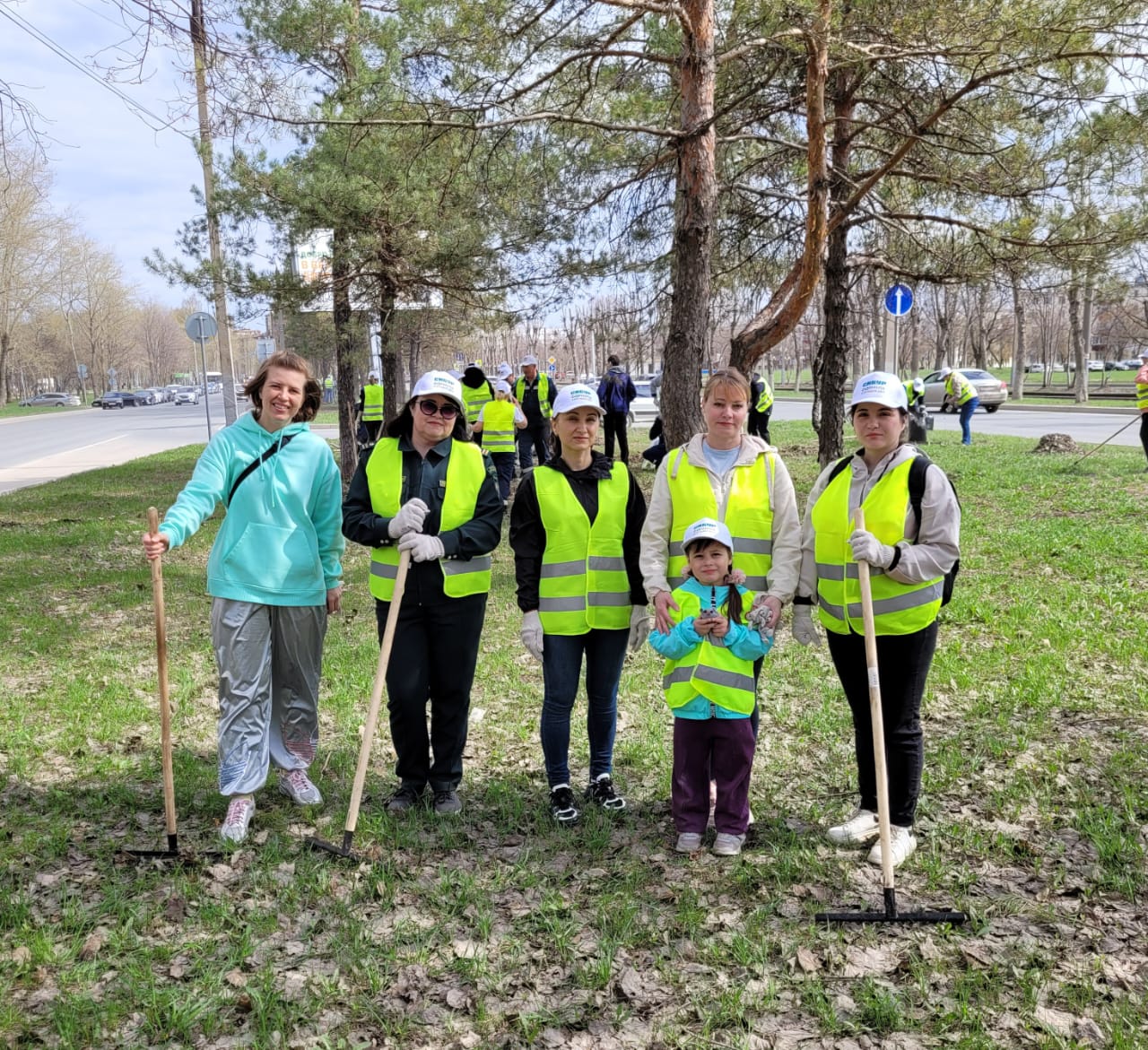Сотрудники Росприроднадзора приняли участие в субботниках в Казани, Набережных Челнах и Нижнекамске 
