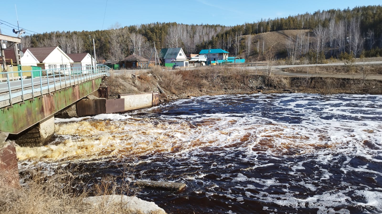Инспекторы Росприроднадзора провели выездное обследование водоохранных зон реки Исеть и Нижне-Исетского водохранилища