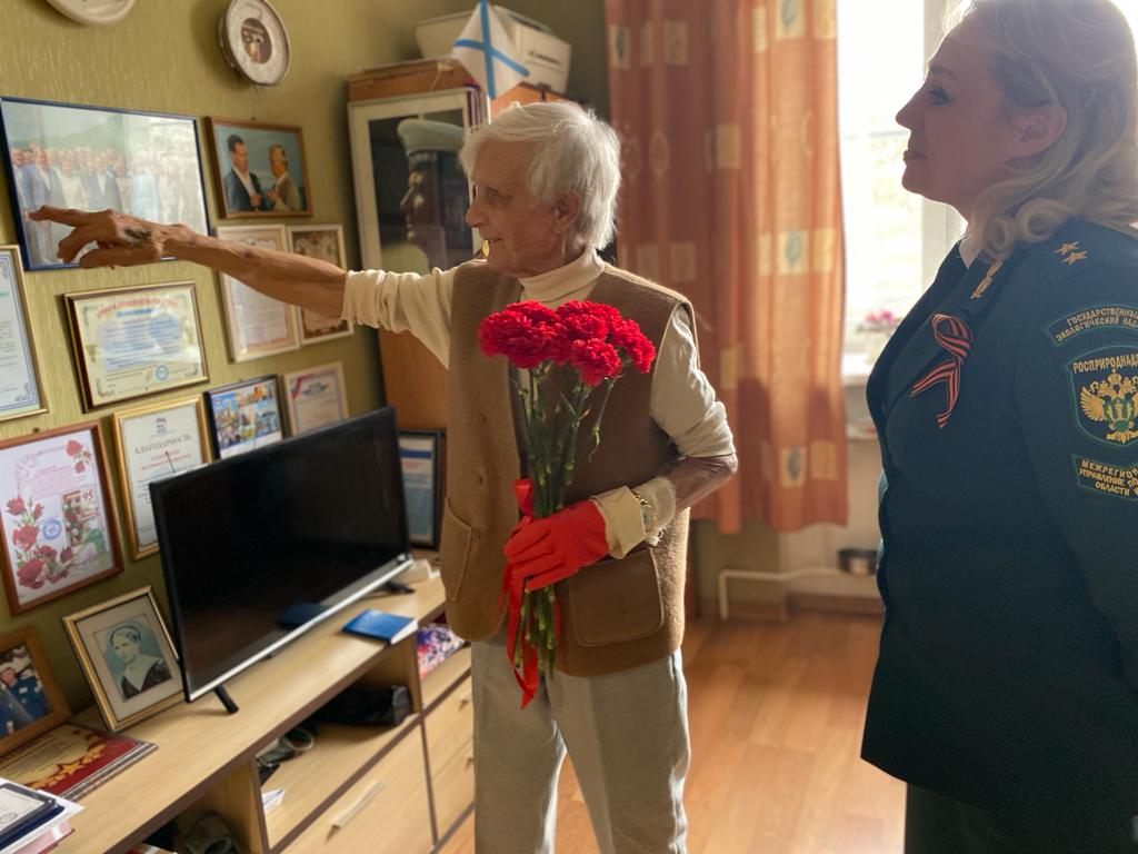 В Иркутске сотрудники Росприроднадзора поздравили  ветеранов Великой Отечественной войны