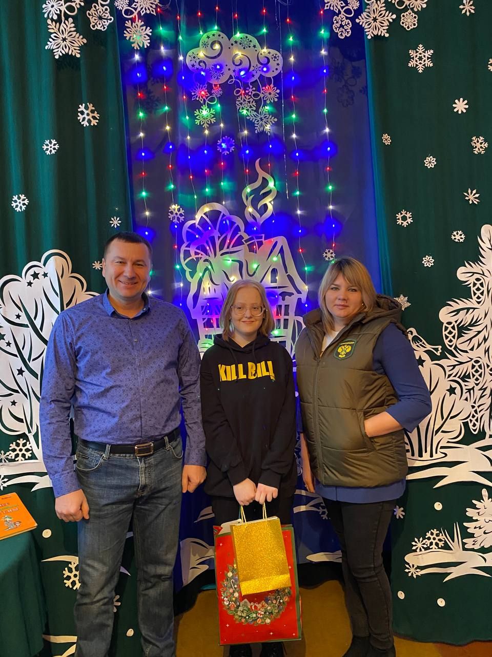 Сотрудники Южно-Сибирского межрегионального управления Росприроднадзора приняли участие во всероссийской благотворительной акции «Елка желаний»