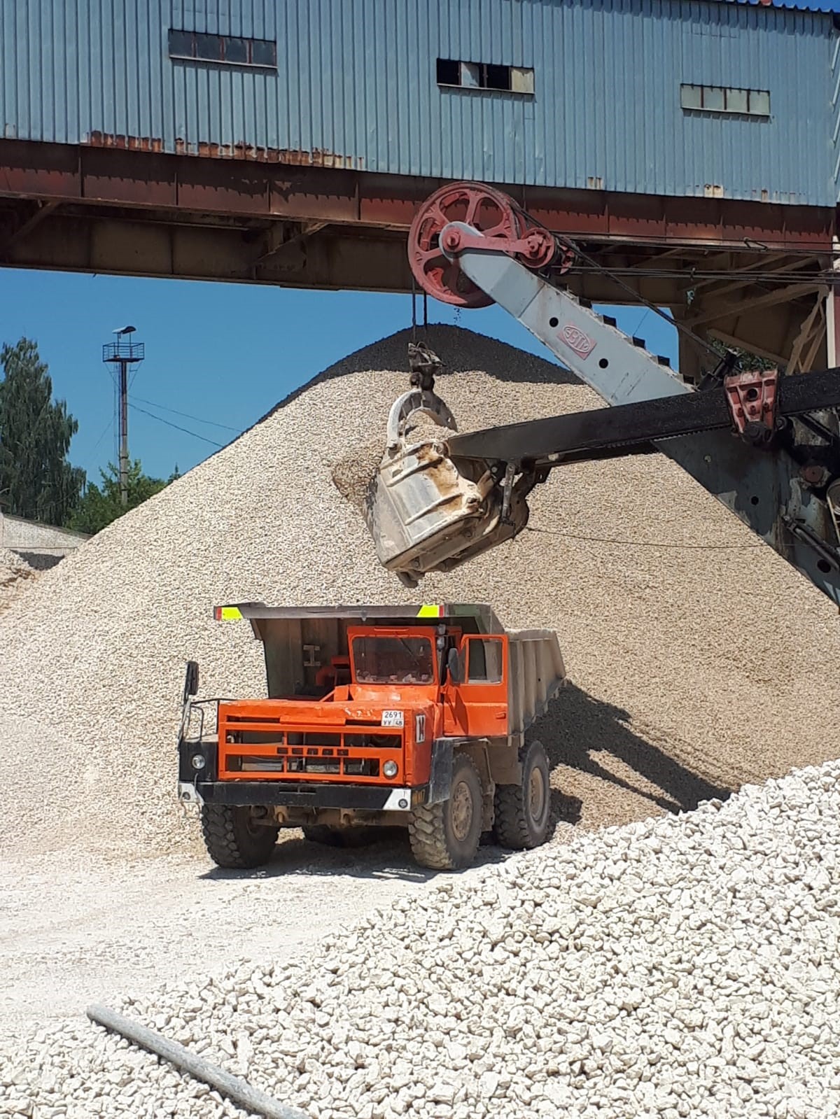 Росприроднадзор назначил 342 тыс. рублей штрафа липецкому ООО «Горняк» за нарушения при добыче известняка и глины