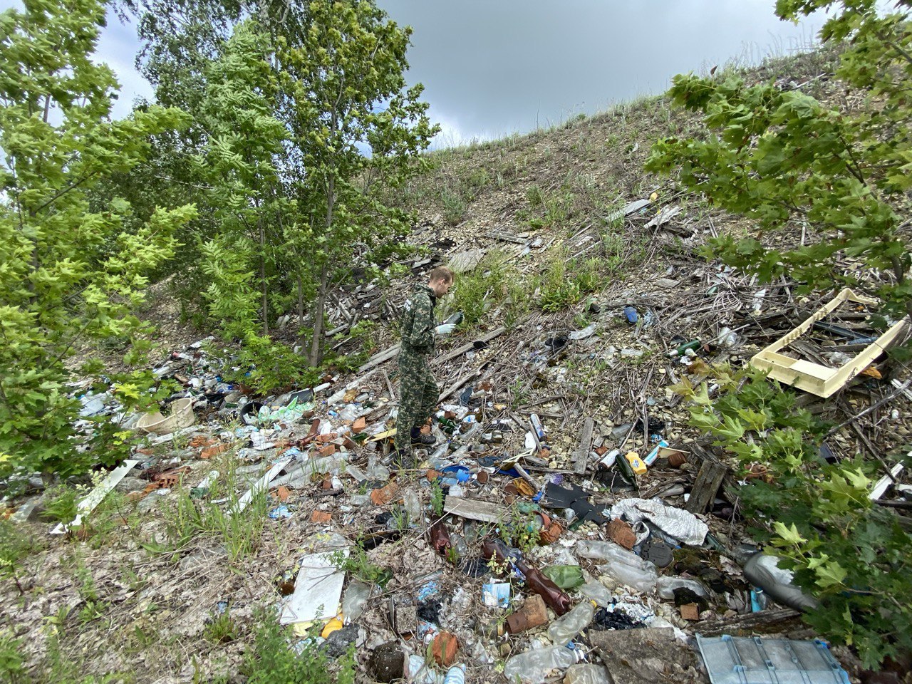 Инспекторы Росприроднадзора устанавливают размер ущерба окружающей среде от крупной несанкционированной свалки в Атяшевском районе Мордовии 