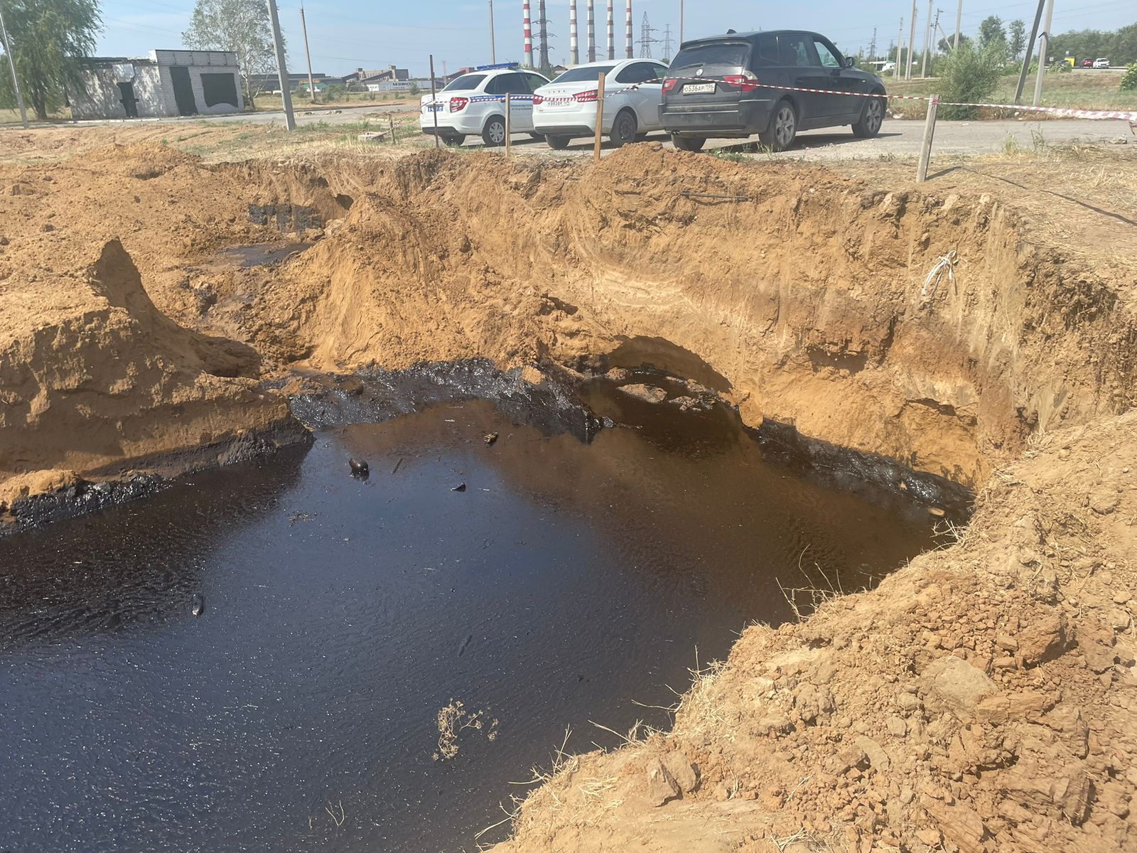 Росприроднадзор принял меры по факту загрязнения земельного участка нефтепродуктами в г. Волжском